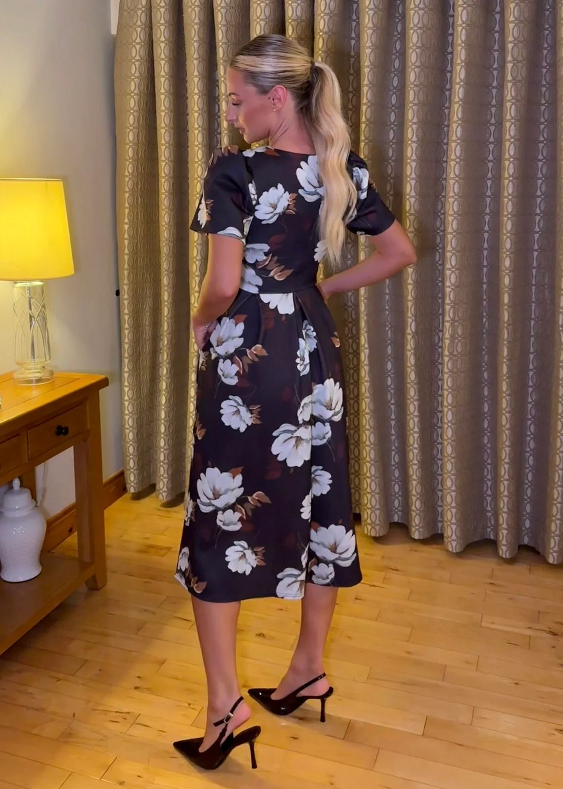 “Elowin” Dress In Brown Floral - Image 4