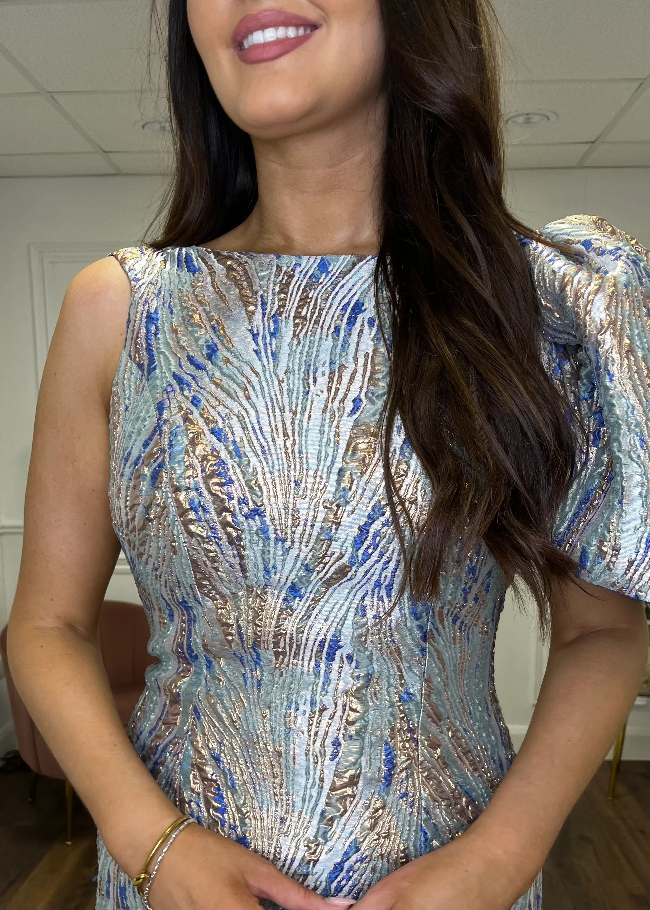 “Everly” Dress In Blue And Gold Jaquard - Image 3