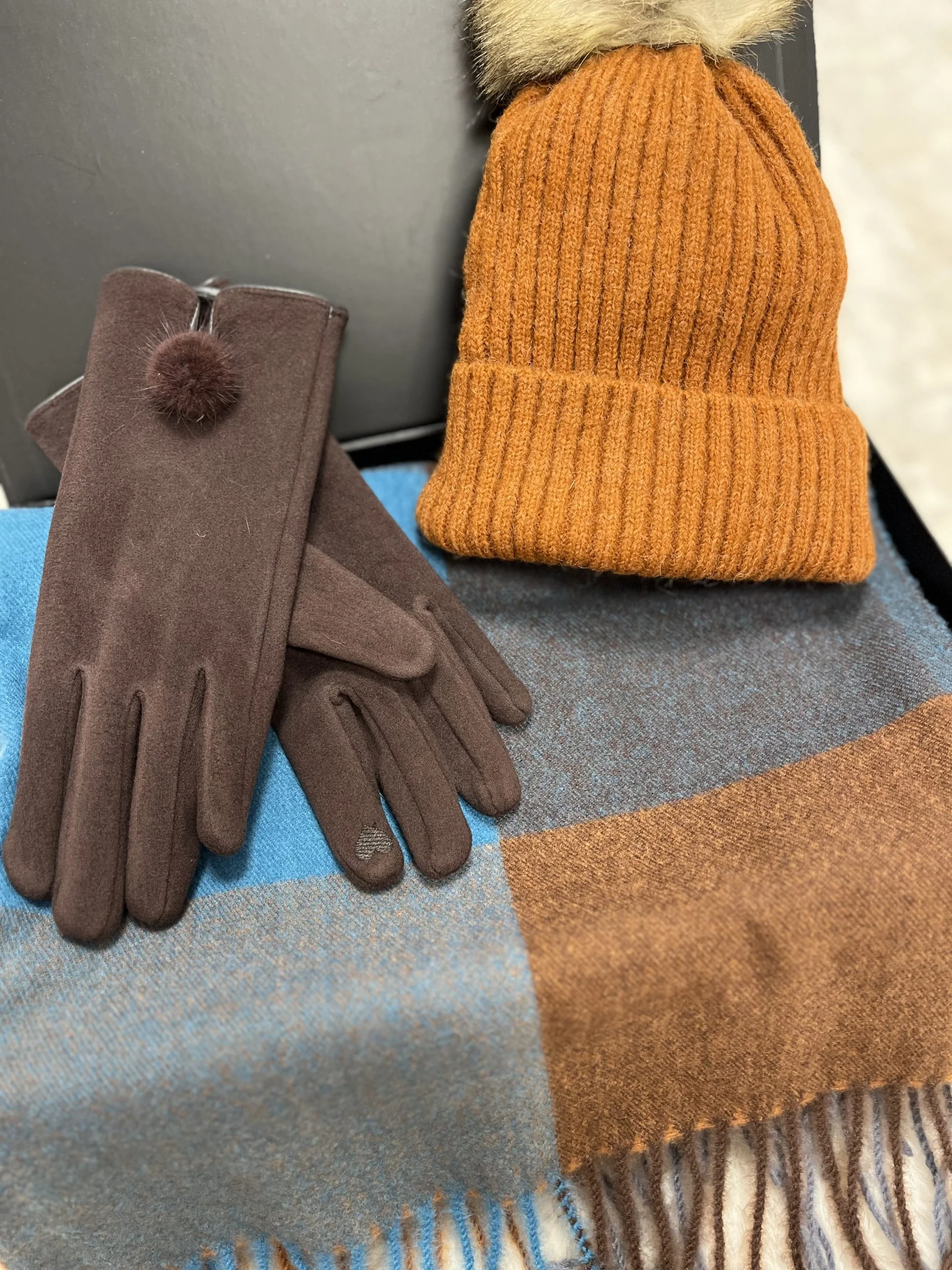 Gift Set - Hat, Scarf & Gloves - Image 3