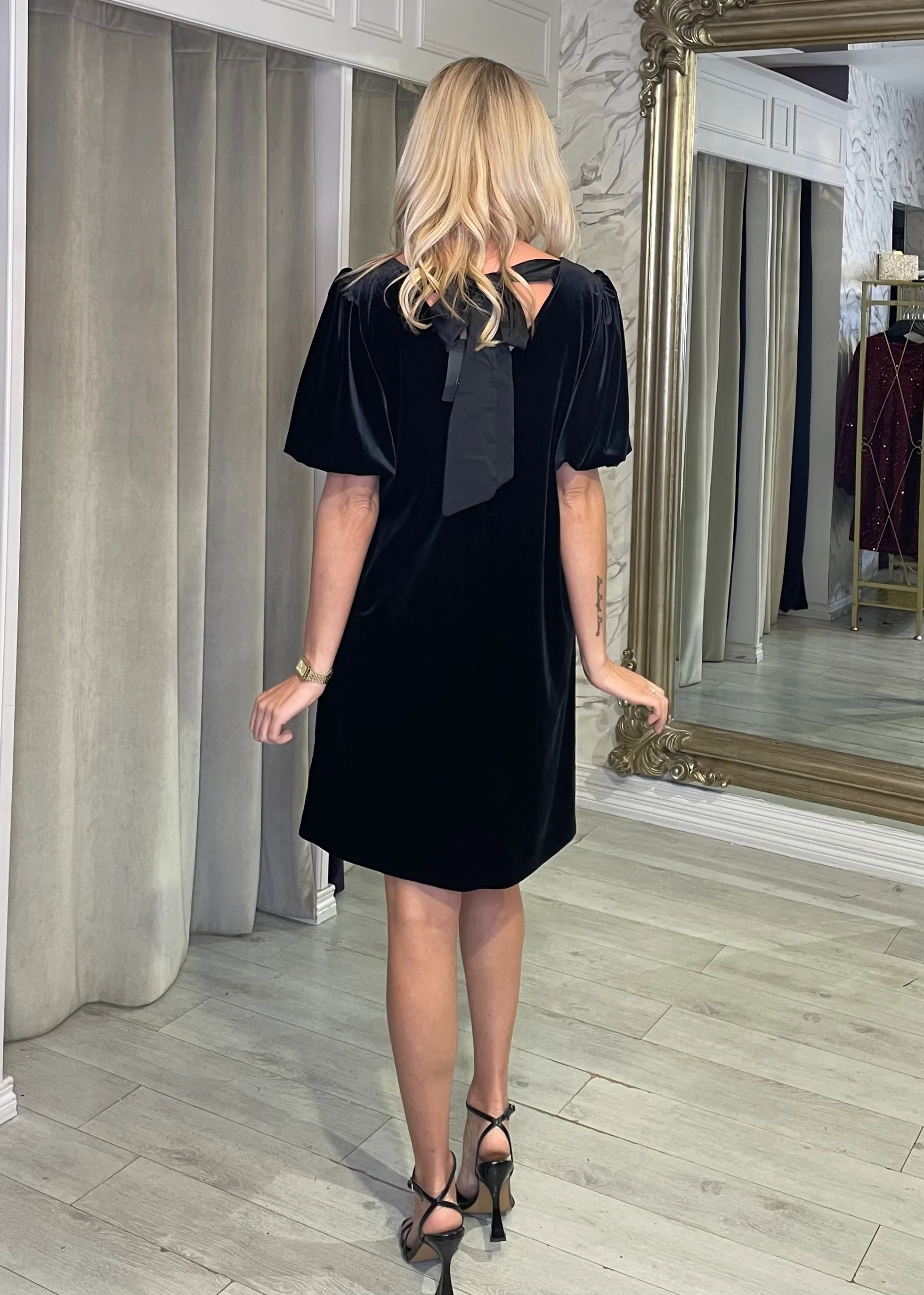 "Oakley" Dress In Black Velvet - Image 4